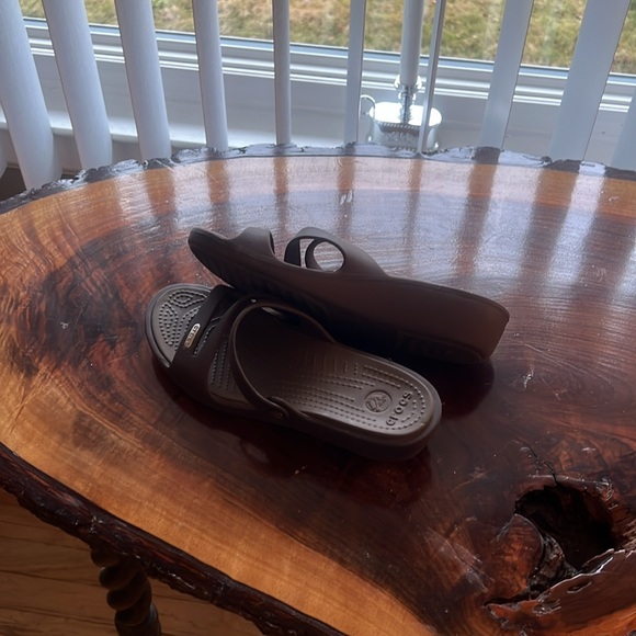 Crocs - Picture 2 of 3